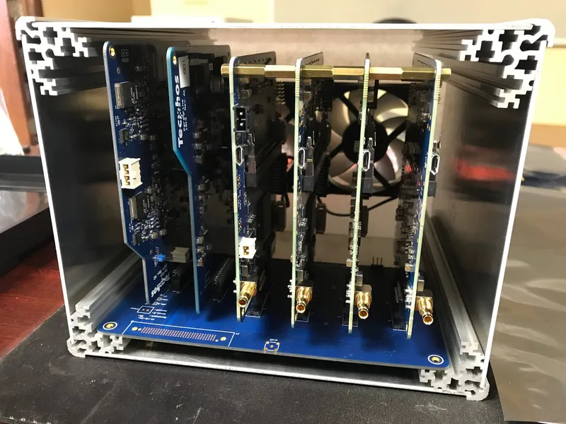 ROIC infrared image sensor test system with open enclosure